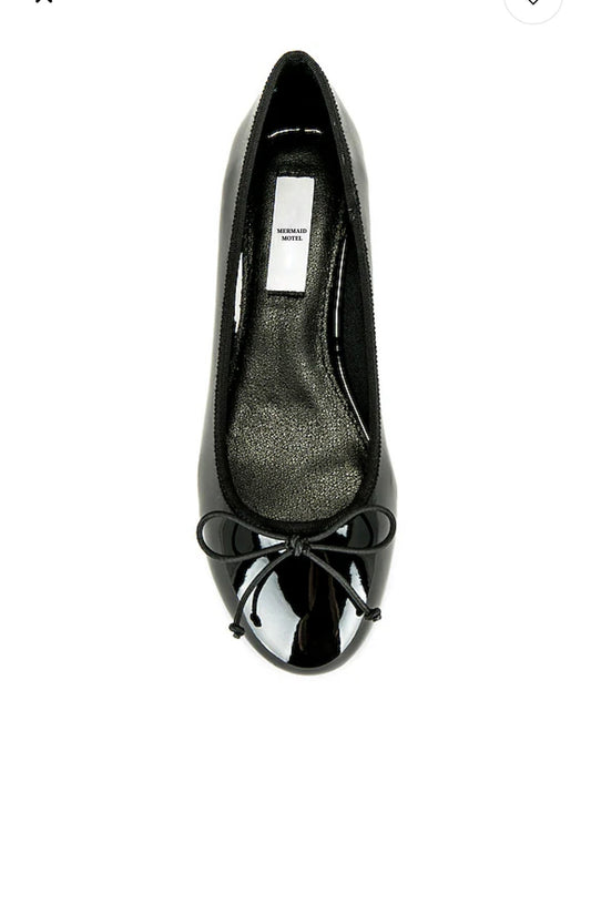 Black heel ballet pumps